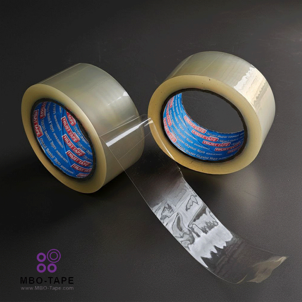 چسب شیشهای کریستال سایلنت Trust باز شده برای نمایش ضخامت ۴۵ میکرون