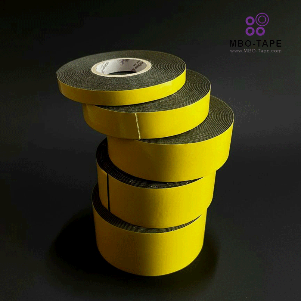 چسب فوم دوطرفه مشکی روکش زیتونی برند MBO چیده شده روی هم با عرض‌های مختلف