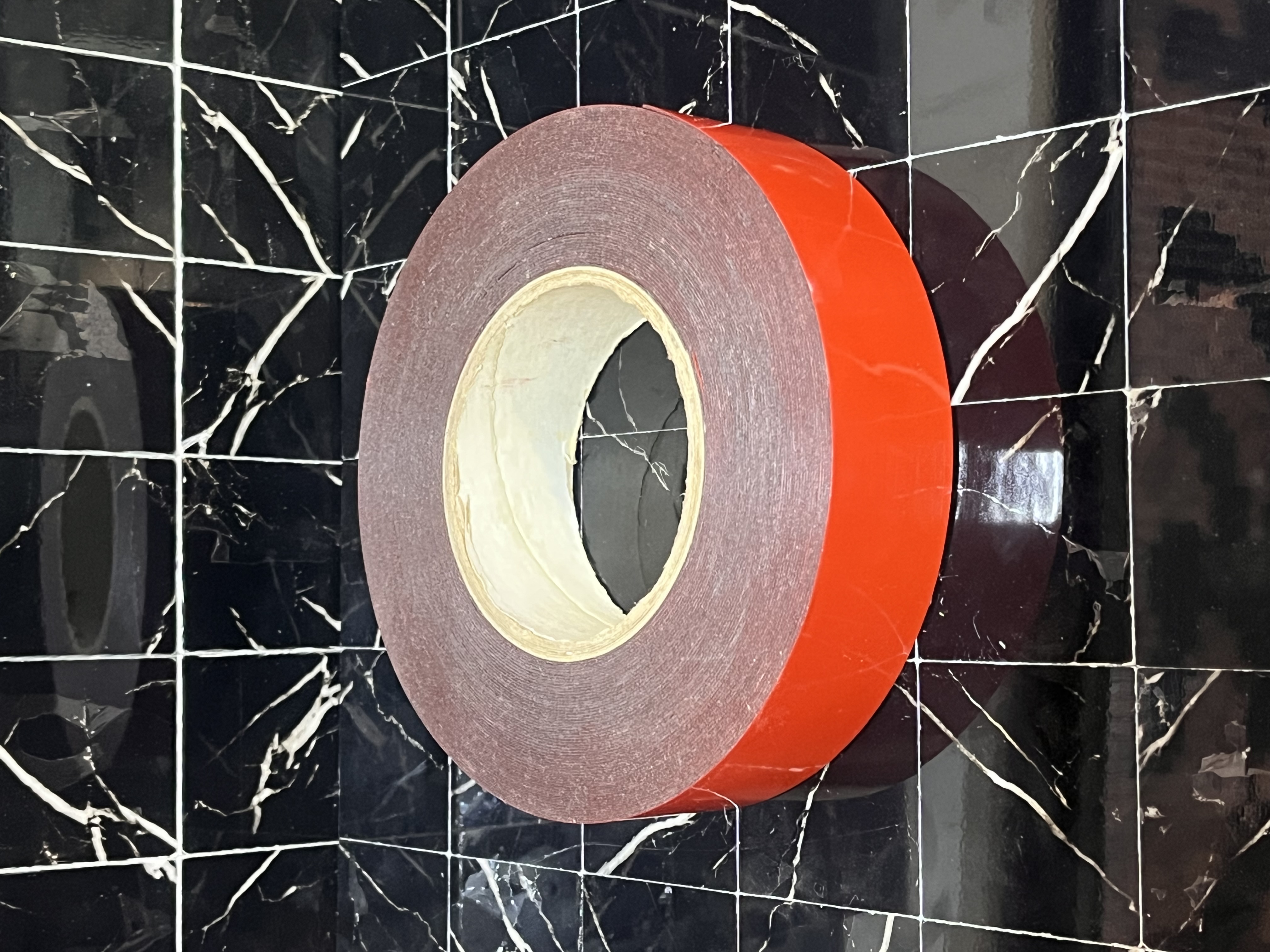 چسب دوطرفه فوم مشکی روکش قرمز